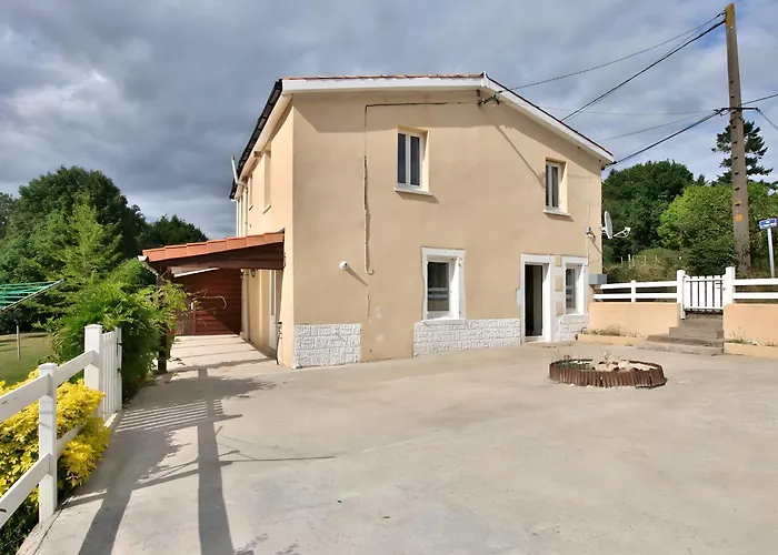 Сasa de vacaciones De La Faziliere